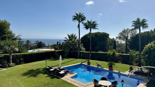 6-bedroom freehold villa in Marbella — photo 1 of 5