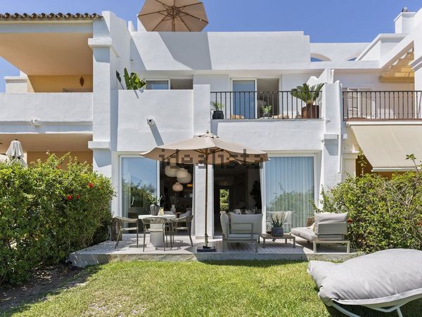 Terraced house in Avenida Tomás Pascual, La Quinta, Benahavís — image 5