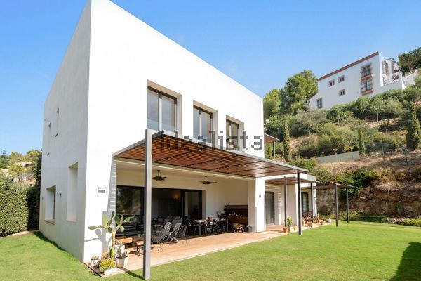 6-bedroom freehold villa in Benahavís — photo 3 of 5