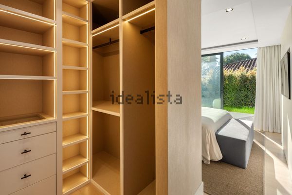 4-bedroom freehold villa in Marbella — photo 5 of 5