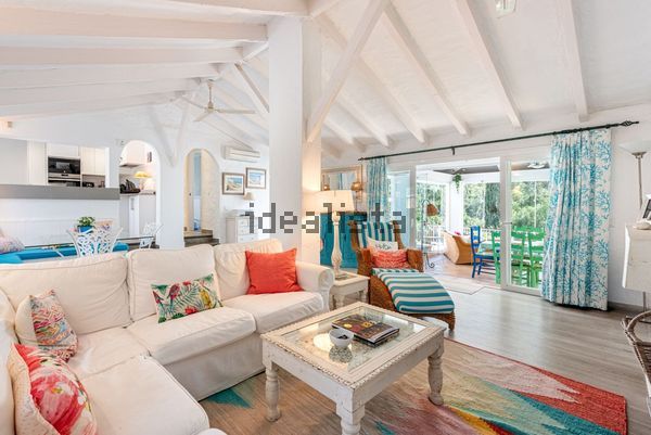 4-bedroom freehold villa in Benahavís — photo 3 of 5