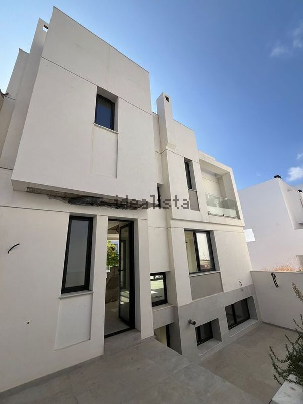 Terraced house in Avenida Alcalde Antonio Villasclaras, Avda Pescia - Ctra de Frigiliana, Nerja — image 3