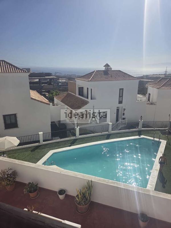 2-bedroom freehold villa in Arona — photo 1 of 5