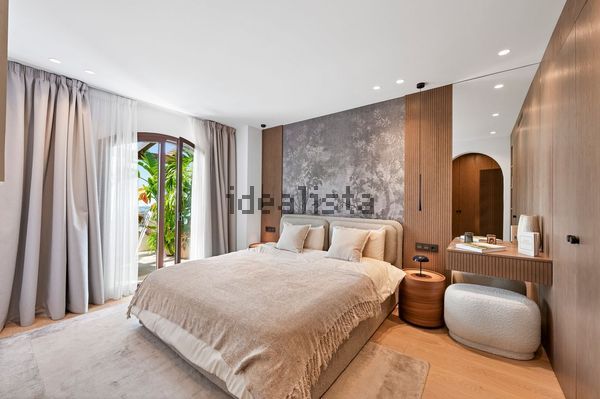 3-bedroom freehold villa in Benahavís — photo 1 of 5