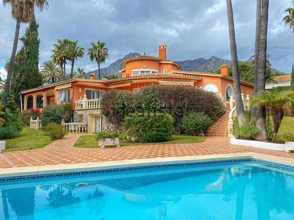 6-bedroom freehold villa in Marbella — photo 4 of 5