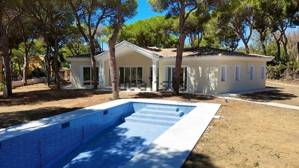 4-bedroom freehold villa in Marbella — photo 2 of 5