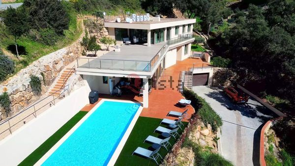 5-bedroom freehold villa in Castell-Platja d'Aro — photo 1 of 5