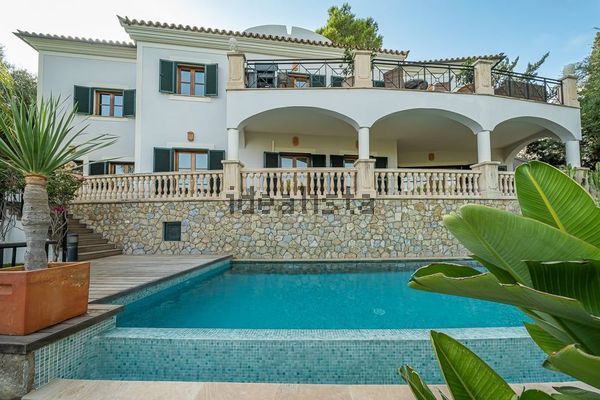 4-bedroom freehold villa in Calvià — photo 1 of 5