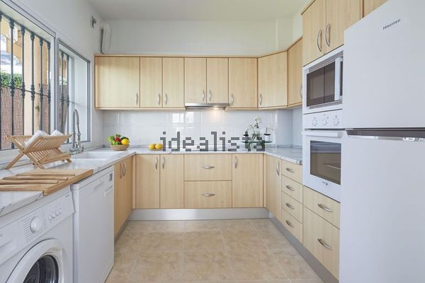 Terraced house in Avenida de los Alisos Nn, Cabopino - Artola, Marbella — image 4