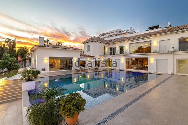 7-bedroom freehold villa in Marbella — photo 2 of 5