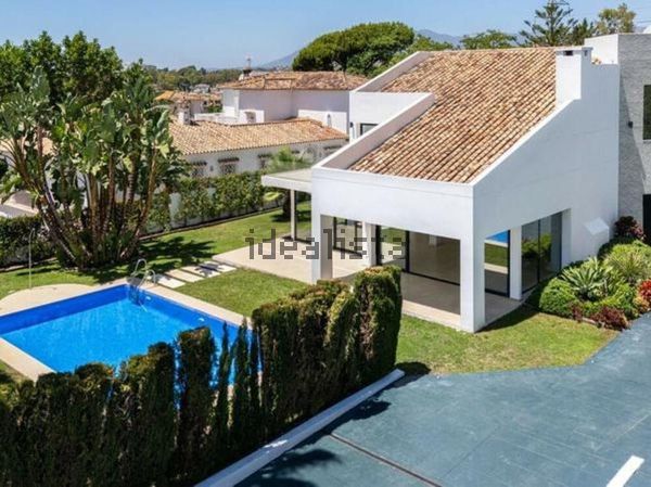 4-bedroom freehold villa in Marbella — photo 4 of 5