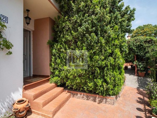 Semi-detached house in Calle Sidney, Altos de Estepona, Estepona — image 4