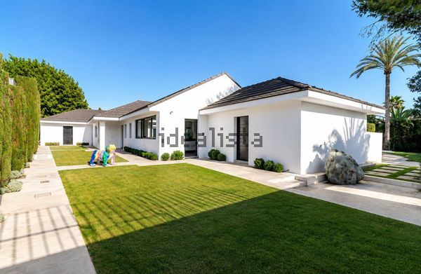 6-bedroom freehold villa in Marbella — photo 2 of 5