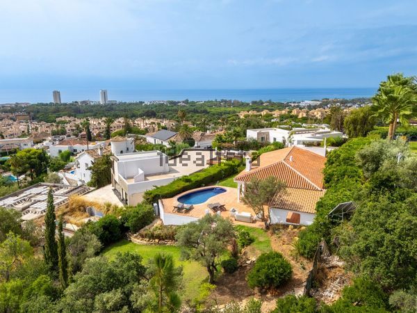 4-bedroom freehold villa in Marbella — photo 3 of 5