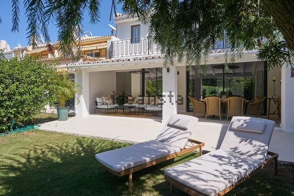 Terraced house in Urbanización Atalaya Río Verde, 30, La Dama de Noche-La Alzambra, Marbella — image 3
