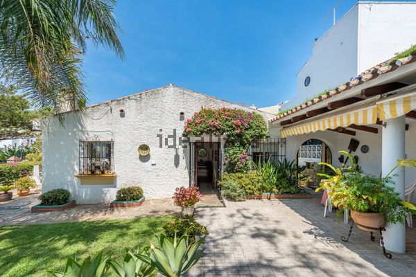 3-bedroom freehold villa in Marbella — photo 1 of 5