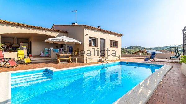 Detached house in Calle de Carles Riba, Residencial Begur - Esclanyà, Begur — image 3