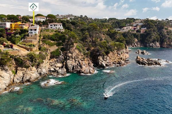 5-bedroom freehold villa in Lloret de Mar — photo 1 of 5