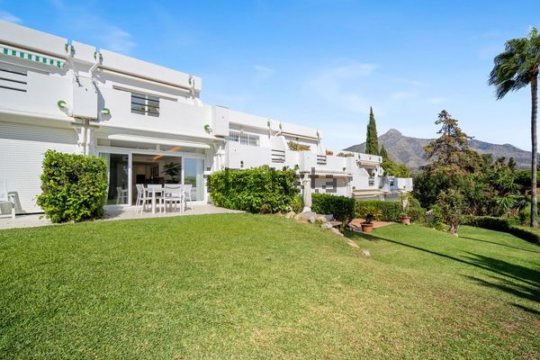3-bedroom freehold villa in Marbella — photo 1 of 5