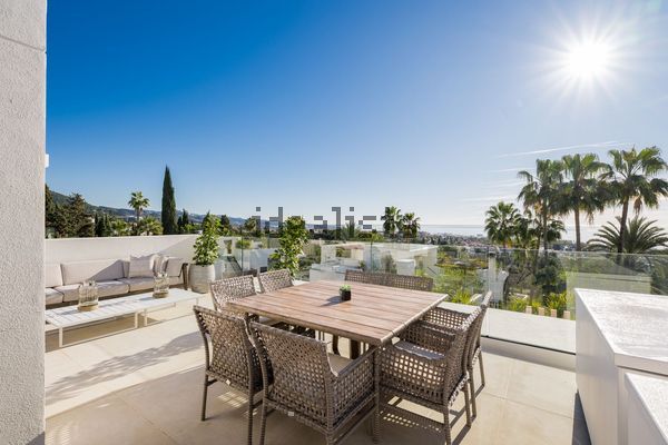 4-bedroom freehold villa in Marbella — photo 1 of 5