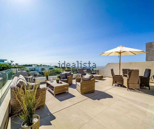 3-bedroom freehold villa in Marbella — photo 1 of 5