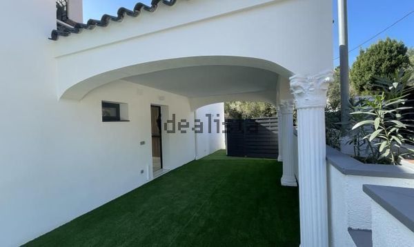3-bedroom freehold villa in Roses — photo 2 of 5