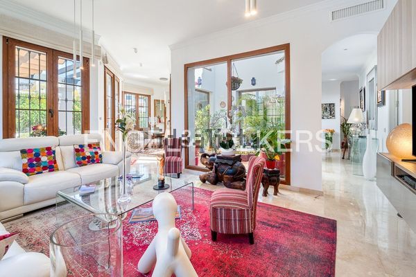 Detached house in Avenida de la Resina, La Concha-Resina Golf, Estepona — image 3
