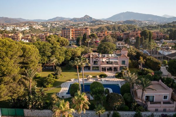 6-bedroom freehold villa in Estepona — photo 4 of 5