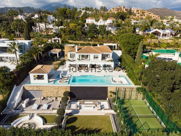 5-bedroom freehold villa in Marbella — photo 2 of 5
