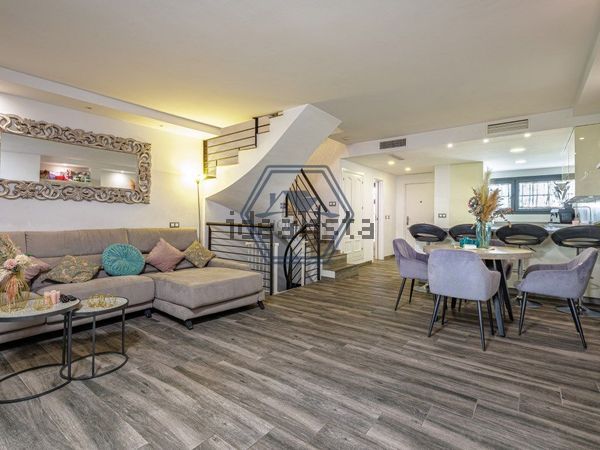3-bedroom freehold villa in Estepona — photo 1 of 5