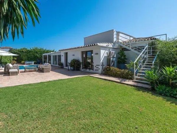 Detached house in Linda Vista-Nueva Alcántara-Cortijo Blanco, Marbella — image 4
