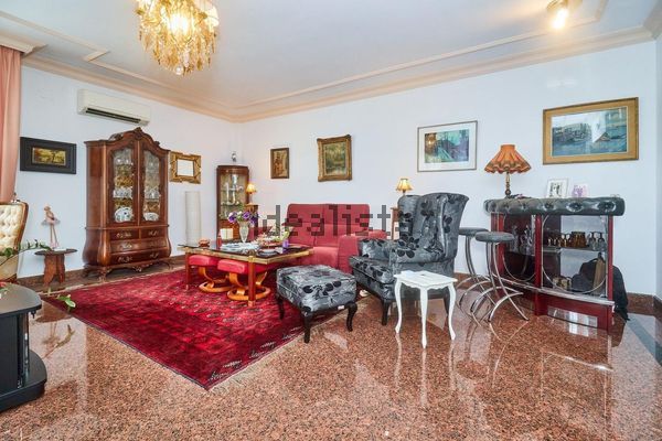 5-bedroom freehold villa in Fuengirola — photo 2 of 5