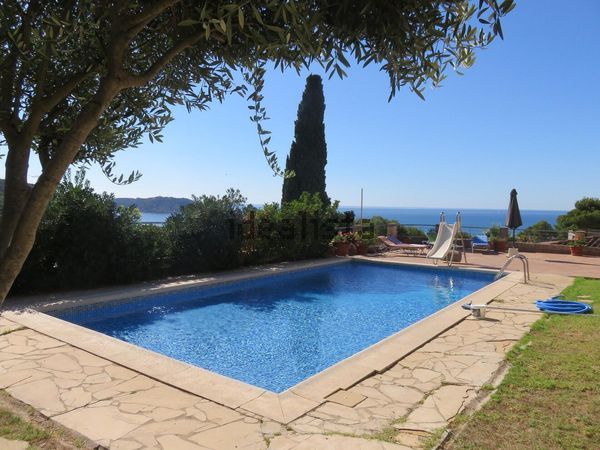 Detached house in Calle Mediterrània, L'Estartit poble, Torroella de Montgrí — image 4