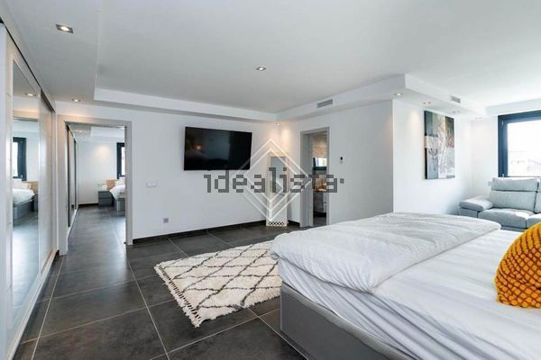 Detached house in Calle Bruselas 32-d, Las Brisas, Marbella — image 4