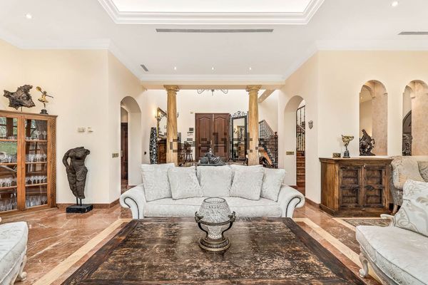 6-bedroom freehold villa in Benahavís — photo 4 of 5