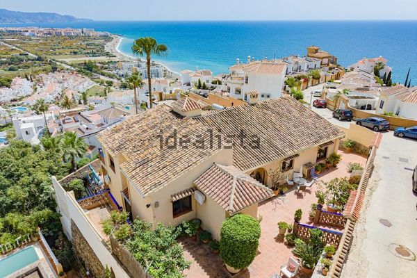5-bedroom freehold villa in Nerja — photo 1 of 5