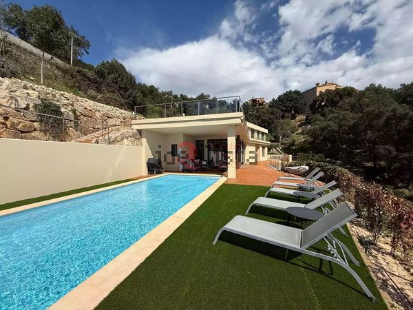 5-bedroom freehold villa in Castell-Platja d'Aro — photo 2 of 5