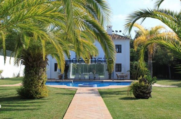 6-bedroom freehold villa in Marbella — photo 2 of 5
