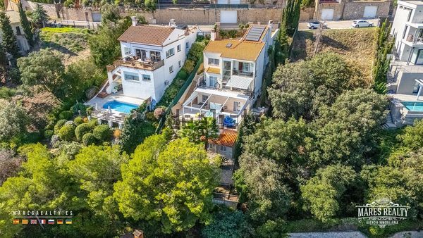 4-bedroom freehold villa in Lloret de Mar — photo 2 of 5