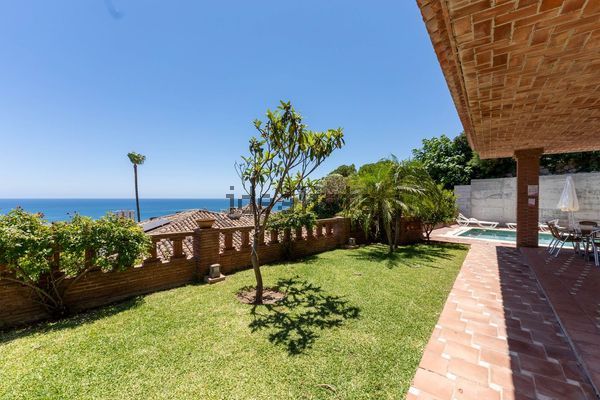 6-bedroom freehold villa in Mijas — photo 2 of 5