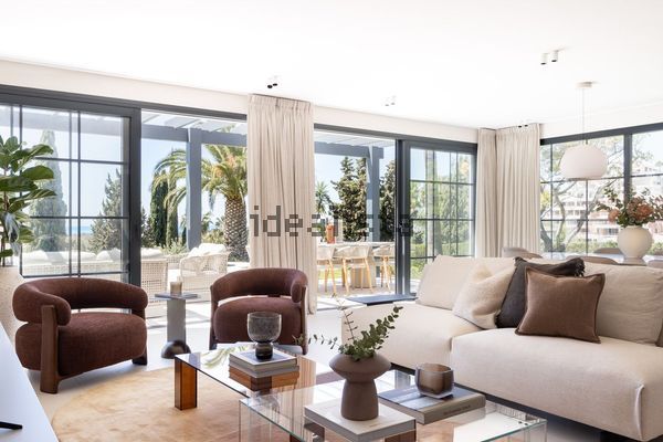 4-bedroom freehold villa in Benahavís — photo 2 of 5