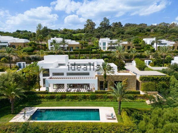 6-bedroom freehold villa in Casares — photo 2 of 5