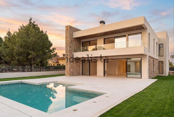 5-bedroom freehold villa in Pollença — photo 1 of 5
