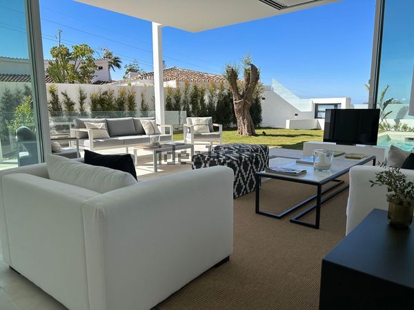 Detached house in Valdeolletas-Las Cancelas-Xarblanca, Marbella — image 4