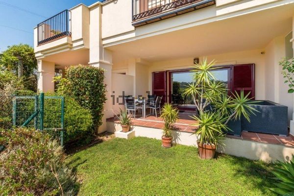 3-bedroom freehold villa in Marbella — photo 1 of 5
