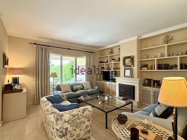 5-bedroom freehold villa in Marbella — photo 3 of 5