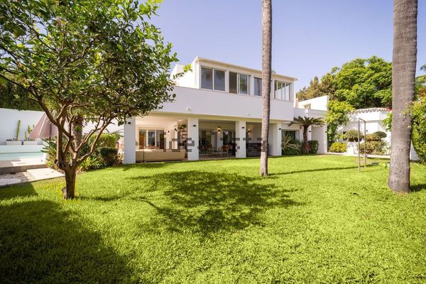 3-bedroom freehold villa in Marbella — photo 2 of 5