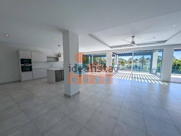 4-bedroom freehold villa in Marbella — photo 2 of 5