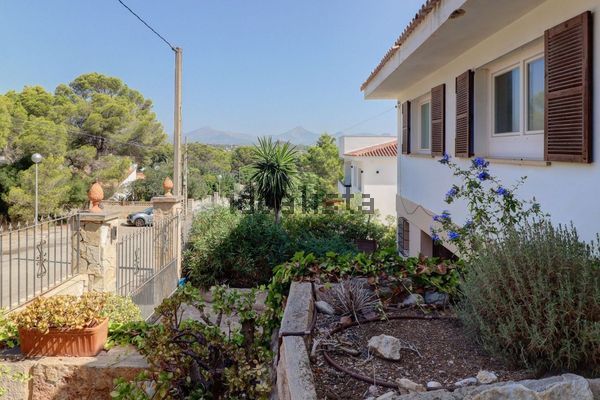 3-bedroom freehold villa in Calvià — photo 2 of 5