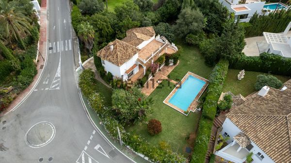 Detached house in Sierra Blanca, Marbella — image 3